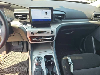 2023 Ford Explorer XLT - miniatura 10