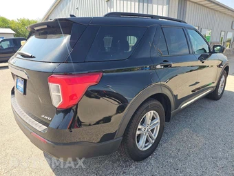 2023 Ford Explorer XLT - miniatura 3
