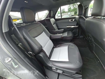 2023 Ford Explorer XLT - miniatura 17
