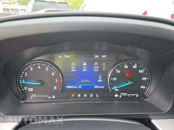 2023 Ford Explorer XLT - miniatura 10