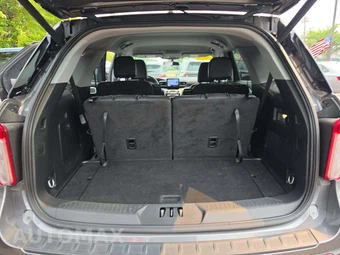 2023 Ford Explorer XLT - miniatura 15