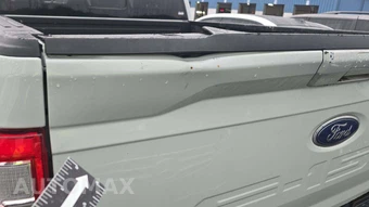 2023 Ford F-150 Hybrid LARIAT Crew Cab Medium Bed - miniatura 19