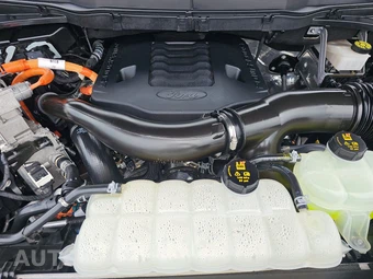 2023 Ford F-150 Hybrid LARIAT Crew Cab Short Bed - miniatura 22