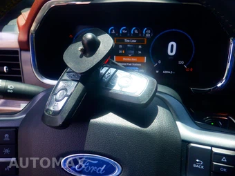 2023 Ford F-150 Hybrid LARIAT Crew Cab Short Bed - miniatura 3