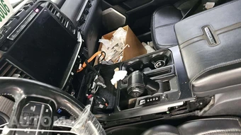 2023 Ford F-150 Hybrid Platinum Crew Cab Short Bed - miniatura 34
