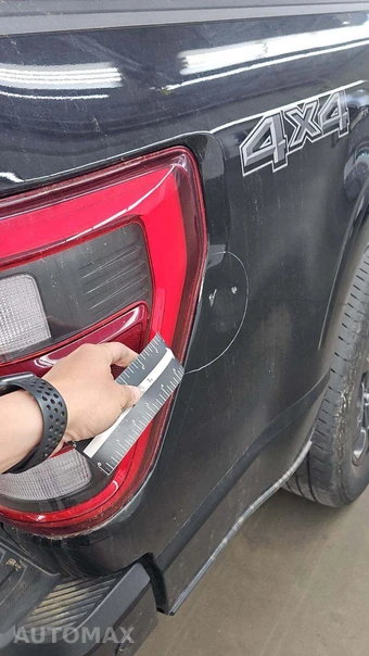 2023 Ford F-150 Hybrid Platinum Crew Cab Short Bed - miniatura 38