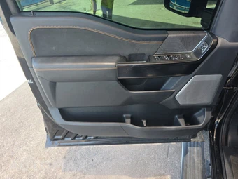 2023 Ford F-150 Hybrid Platinum Crew Cab Short Bed - miniatura 9