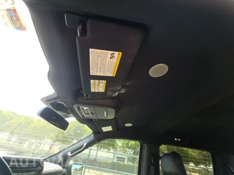 2023 Ford F-150 Hybrid Platinum Crew Cab Short Bed - miniatura 34