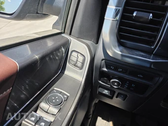 2023 Ford F-150 LARIAT Crew Cab Medium Bed - miniatura 34