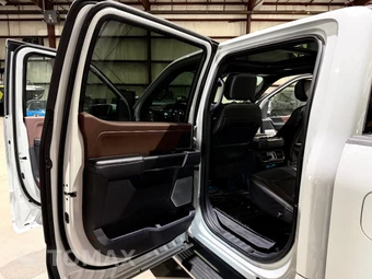 2023 Ford F-150 LARIAT Crew Cab Short Bed - miniatura 16