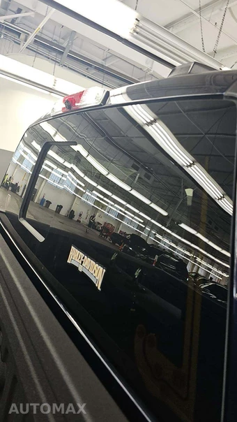 2023 Ford F-150 Lightning LARIAT Crew Cab Short Bed - miniatura 26