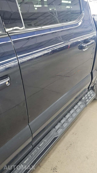 2023 Ford F-150 Lightning LARIAT Crew Cab Short Bed - miniatura 32