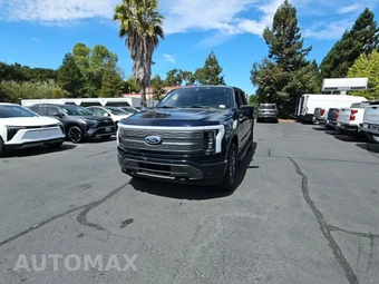 2023 Ford F-150 Lightning LARIAT Crew Cab Short Bed