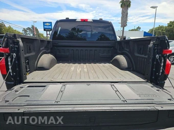2023 Ford F-150 Lightning LARIAT Crew Cab Short Bed - miniatura 11