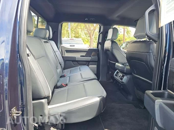 2023 Ford F-150 Lightning LARIAT Crew Cab Short Bed - miniatura 14