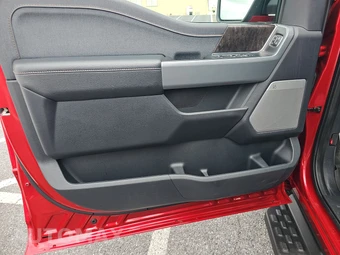 2023 Ford F-150 Lightning LARIAT Crew Cab Short Bed - miniatura 9
