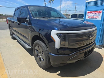 2023 Ford F-150 Lightning LARIAT Crew Cab Short Bed - miniatura 3