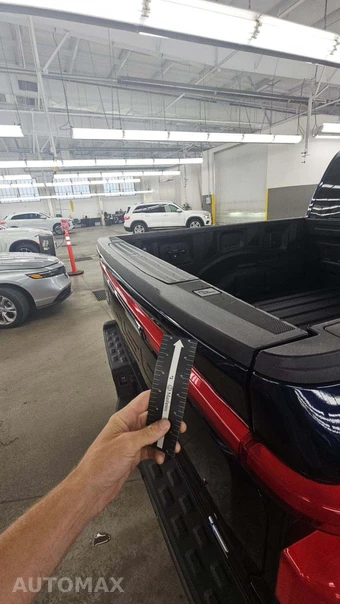 2023 Ford F-150 Lightning LARIAT Crew Cab Short Bed - miniatura 23