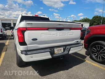 2023 Ford F-150 Lightning LARIAT Crew Cab Short Bed - miniatura 19