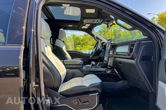 2023 Ford F-150 Lightning PLATINUM Crew Cab Short Bed - miniatura 13