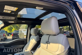 2023 Ford F-150 Lightning PLATINUM Crew Cab Short Bed - miniatura 30