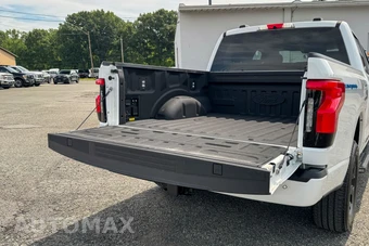 2023 Ford F-150 Lightning XLT Crew Cab Short Bed - miniatura 23