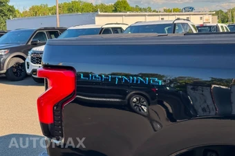 2023 Ford F-150 Lightning XLT Crew Cab Short Bed - miniatura 18