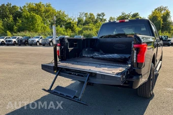 2023 Ford F-150 Lightning XLT Crew Cab Short Bed - miniatura 21