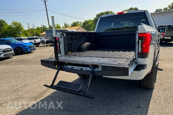 2023 Ford F-150 Lightning XLT Crew Cab Short Bed - miniatura 22