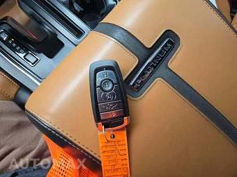 2023 Ford F-150 Platinum Crew Cab Short Bed - miniatura 5