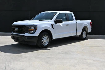 2023 Ford F-150 XL Extended Cab Medium Bed w/Rear Doors - samochód z USA z aukcji Manheim, oferta Kup Teraz w AUTOMAX