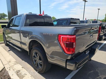 2023 Ford F-150 XLT Crew Cab Medium Bed - miniatura 2