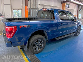 2023 Ford F-150 XLT Crew Cab Medium Bed - miniatura 4