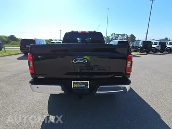 2023 Ford F-150 XLT Crew Cab Medium Bed - miniatura 4