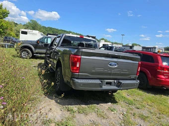 2023 Ford F-150 XLT Crew Cab Medium Bed - miniatura 2
