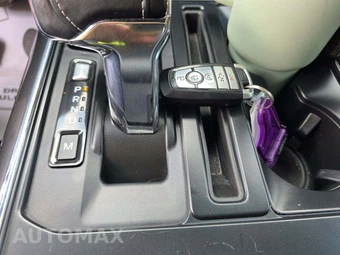 2023 Ford F-150 XLT Crew Cab Medium Bed - miniatura 8