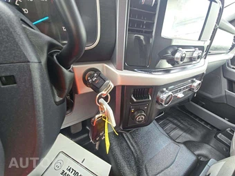 2023 Ford F-150 XLT Crew Cab Medium Bed - miniatura 8