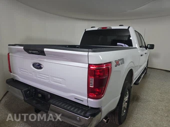 2023 Ford F-150 XLT Crew Cab Medium Bed - miniatura 4