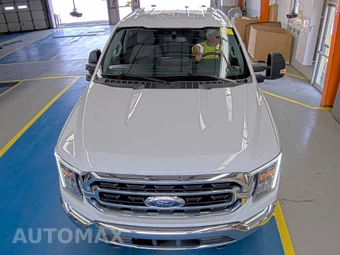 2023 Ford F-150 XLT Crew Cab Medium Bed - miniatura 2
