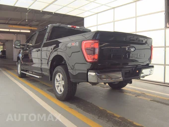 2023 Ford F-150 XLT Crew Cab Medium Bed - miniatura 6