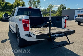 2023 Ford F-150 XLT Crew Cab Medium Bed - miniatura 18