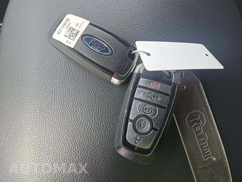 2023 Ford F-150 XLT Crew Cab Short Bed - miniatura 5