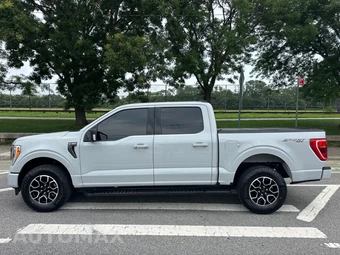 2023 Ford F-150 XLT Crew Cab Short Bed - miniatura 3
