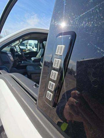 2023 Ford F-150 XLT Crew Cab Short Bed - miniatura 25