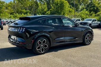 2023 Ford Mustang Mach-E GT - miniatura 3