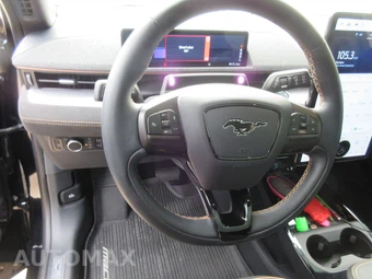 2023 Ford Mustang Mach-E GT - miniatura 14