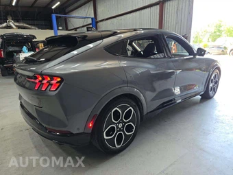 2023 Ford Mustang Mach-E GT - miniatura 3