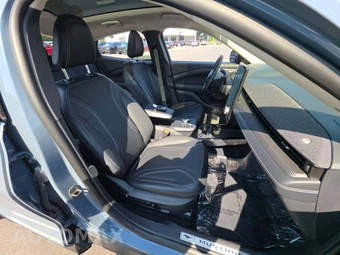 2023 Ford Mustang Mach-E Premium - miniatura 19