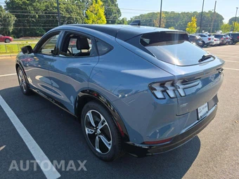 2023 Ford Mustang Mach-E Premium - miniatura 2