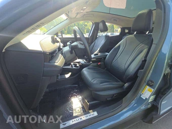 2023 Ford Mustang Mach-E Premium - miniatura 6